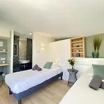 Luxury T3 Scls - Wifi, Clim, Jacuzzi, Centre-ville *
