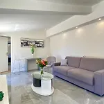 Appartement Luxury T3 Scls - Wifi, Clim, Jacuzzi, Centre-ville