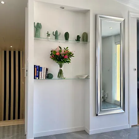 Les Toits Du Soleil: Luxury With Terraces And Jacuzzi In Apartment