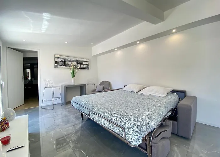 Luxury T3 Scls - Wifi, Clim, Jacuzzi, Centre-ville