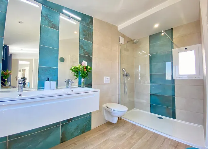 Luxury T3 Scls - Wifi, Clim, Jacuzzi, Centre-ville Daire