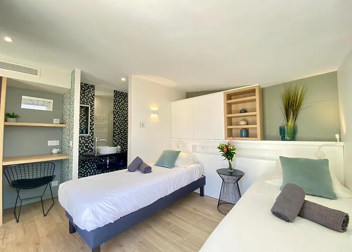 Luxury T3 Scls - Wifi, Clim, Jacuzzi, Centre-ville *