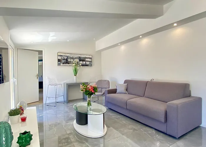 Appartement Luxury T3 Scls - Wifi, Clim, Jacuzzi, Centre-ville