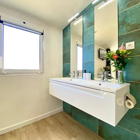 Luxury T3 Scls - Wifi, Clim, Jacuzzi, Centre-ville