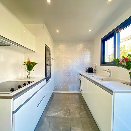Luxury T3 Scls - Wifi, Clim, Jacuzzi, Centre-ville Lejlighed